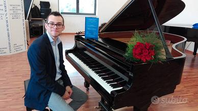 Insegnante di pianoforte e pianista accompagnatore