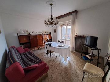 Appartamento di 90 m² con 3 locali e box auto a Ci