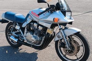 Suzuki katana gsx750sz 1983