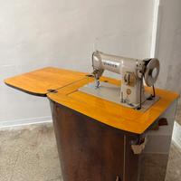Mobile Macchina da cucire Singer 191m + accessori