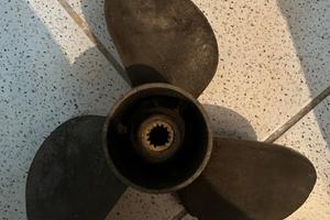 Elica motore nautico