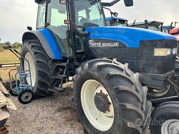 Trattore new holland tm115