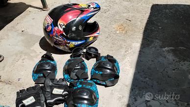 casco per motocross,occhialini nuovi e 2ginocchier