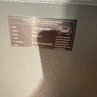 Cassaforte libera installazione nuova.