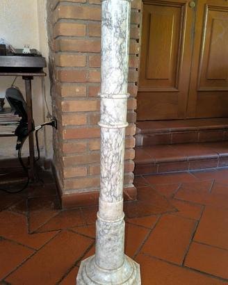 piedistallo/colonna in marmo