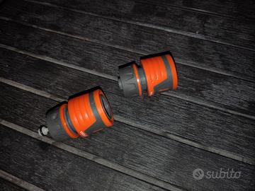Giardinaggio tubo e attacchi