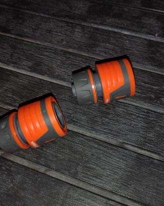 Giardinaggio tubo e attacchi