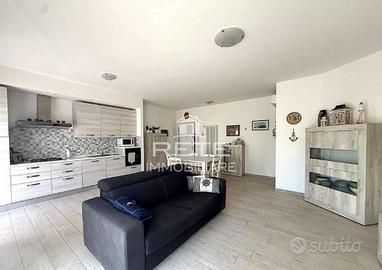 Appartamento di 115 m² con 3 locali e posto auto a
