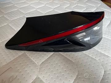 Toyota Yaris Cross Fanale post. sx (luci alogene)