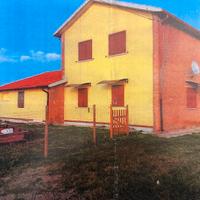 Casa indipendente con ampio giardino