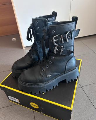 Stivali Buffalo neri con platform