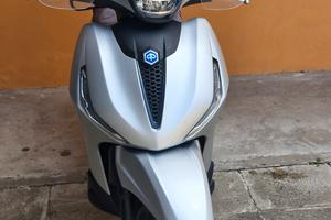 Piaggio Beverly 300 S HPE (2022) - Garanzia uff.