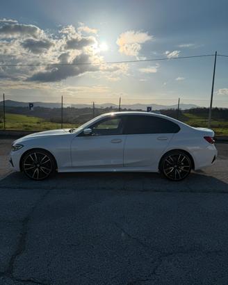 BMW Serie 3 320d Sport anno 2020 190cv diesel