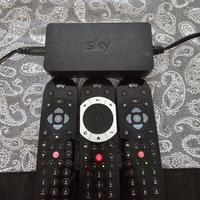 telecomandi e trasformatore sky
