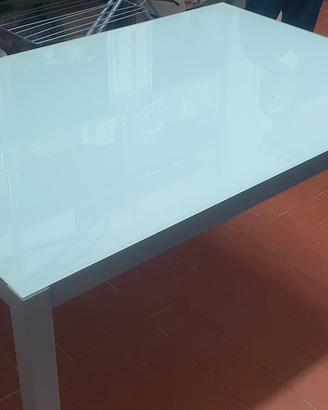 tavolo Bontempi con sedie 