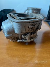 Cilindro top 80 in ghisa grippato (blocco derbi)