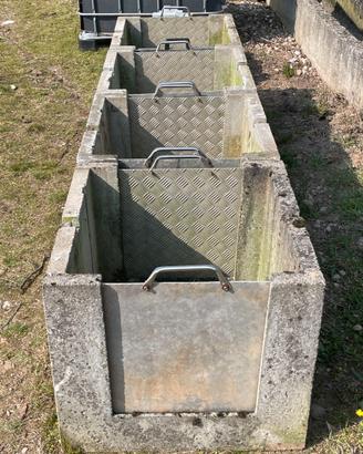 Tombini in cemento con bocchette in alluminio