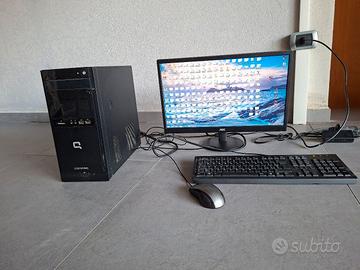 computer compaq fisso completo di schermo