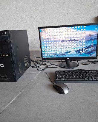 computer compaq fisso completo di schermo
