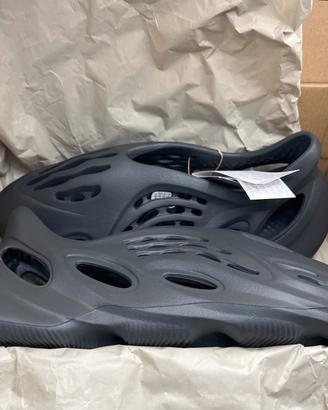 Yeezy foam rnr carbon yzy Adidas taglia 10 44.5