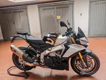 Aprilia Tuono v4 factory 