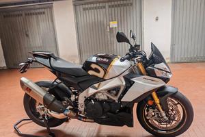 Aprilia Tuono v4 factory 