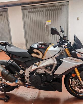 Aprilia Tuono v4 factory 