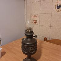 Antico lume a petrolio