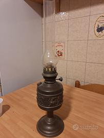 Antico lume a petrolio