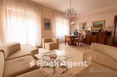 APPARTAMENTO DI AMPIA METRATURA IN STABILE SIGNORI