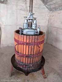 Torchio idraulico x uva pigiatrice manuale  vino