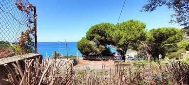 PORZIONE DI BIFAMILIARE A GAETA