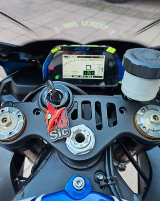 Yamaha R1