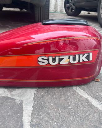 Serbatoio suzuki gs 550 e