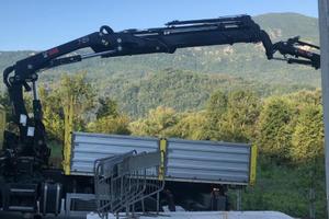 Cassone ribaltabile trilaterale