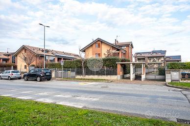 6 LOCALI A PIANEZZA