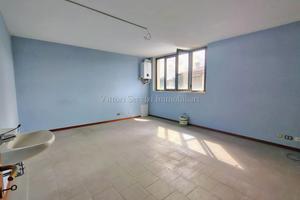 Torrita di Siena (SI), fondo ad uso direzionale