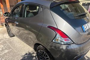 Lancia Ypsilon Ibrida