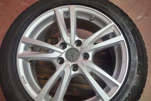 Gomme antineve con cerchi in lega per Hyundai Kona
