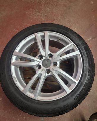 Gomme antineve con cerchi in lega per Hyundai Kona