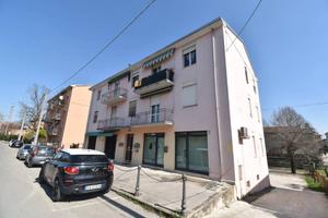 Appartamento di 100 m² con 4 locali e box auto a G