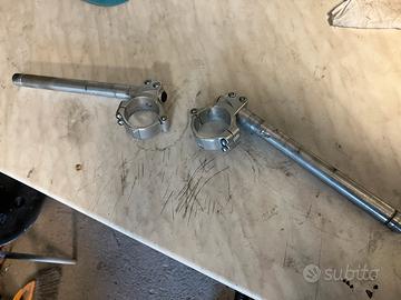 Semimanubri accossato