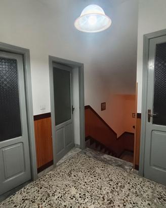 Porta in legno con vetro n.4 porte