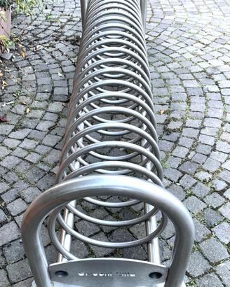 RASTRELLIERA  PORTA BICICLETTE