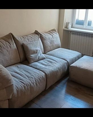 Divano modulare con pouf color tortora