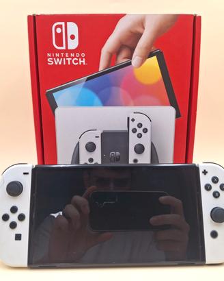 Nintendo Switch OLED Bianca 64GB Box Accessori