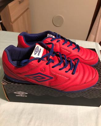 Scarpe Nuove Umbro per calcetto indoor 42 - 42.5