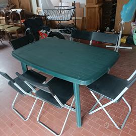 tavolo e sedie da giardino 