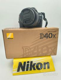 Nikon D40x + Nikkor AF-S  18-55mm VR Scatti 30.952