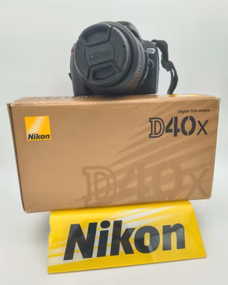 Nikon D40x + Nikkor AF-S  18-55mm VR Scatti 30.952